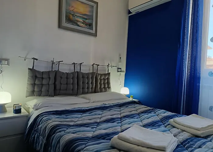 Adriatic Room 50 m dalla stazione Ferroviaria di Ciampino e dalla navetta aeroportuale